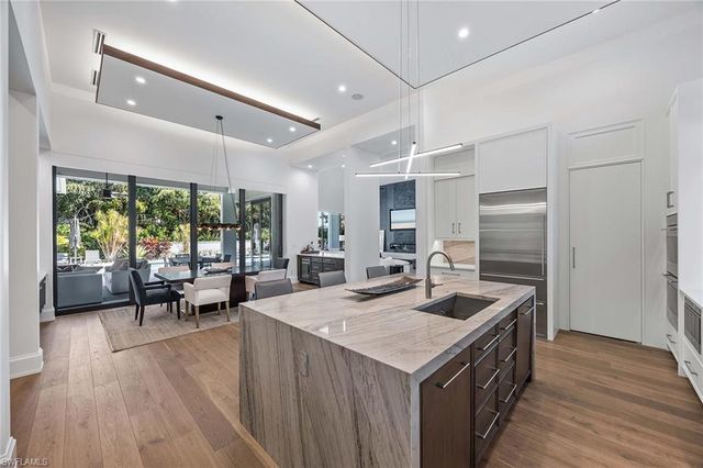 1300 Nautilus RD, Naples, FL 34102