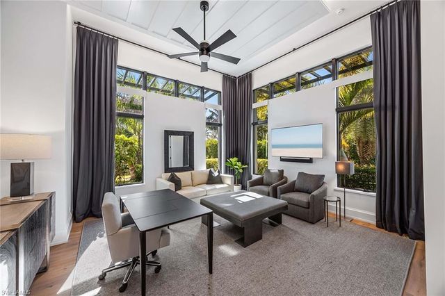 1300 Nautilus RD, Naples, FL 34102