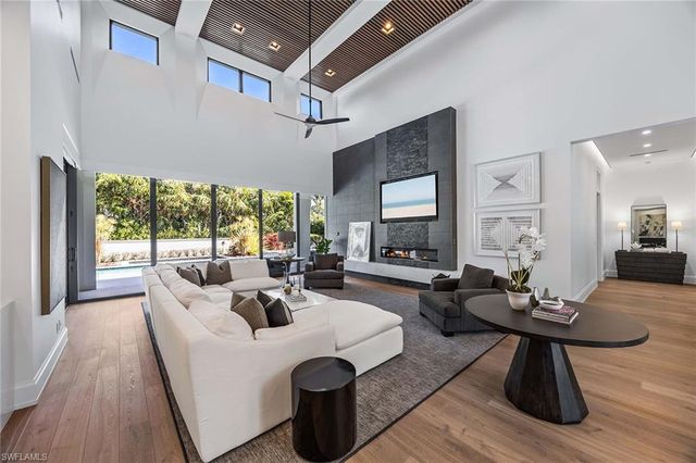 1300 Nautilus RD, Naples, FL 34102