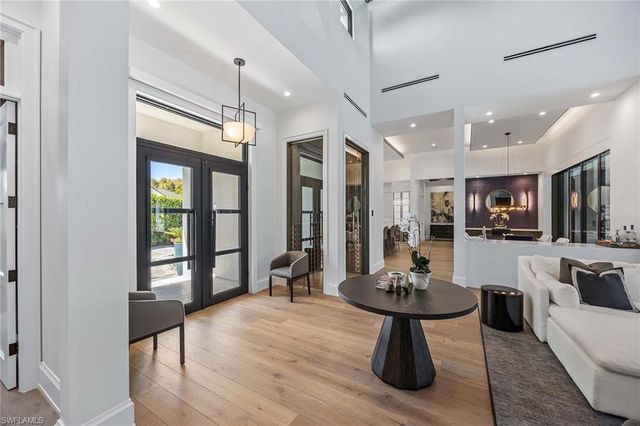 1300 Nautilus RD, Naples, FL 34102