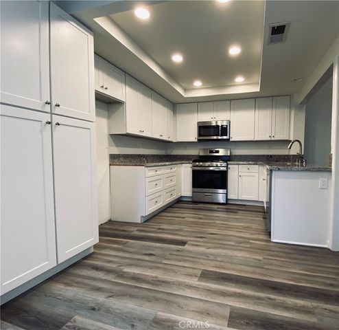 4 Windwood, Irvine, CA 92604