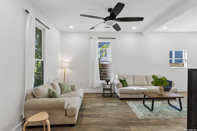 909 HAYS ST, San Antonio, TX 78202
