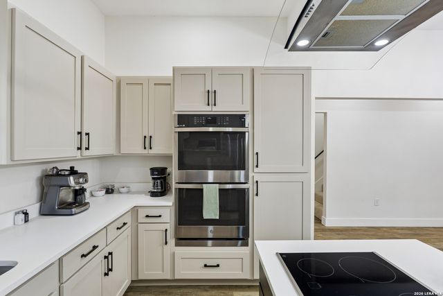 909 HAYS ST, San Antonio, TX 78202