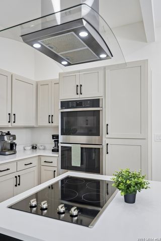 909 HAYS ST, San Antonio, TX 78202