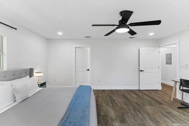 909 HAYS ST, San Antonio, TX 78202