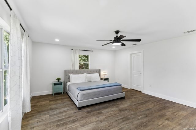909 HAYS ST, San Antonio, TX 78202