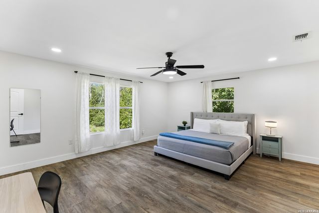 909 HAYS ST, San Antonio, TX 78202