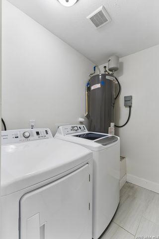 909 HAYS ST, San Antonio, TX 78202