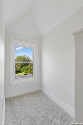 909 HAYS ST, San Antonio, TX 78202