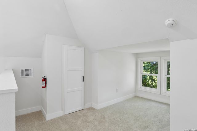 909 HAYS ST, San Antonio, TX 78202