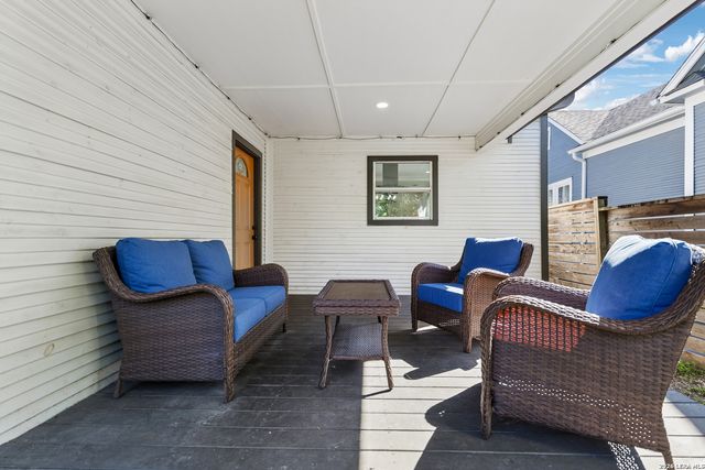909 HAYS ST, San Antonio, TX 78202