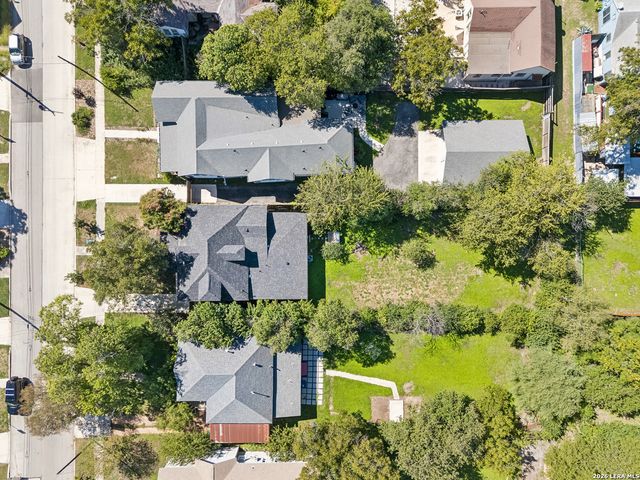 909 HAYS ST, San Antonio, TX 78202