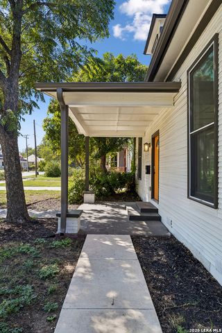 909 HAYS ST, San Antonio, TX 78202