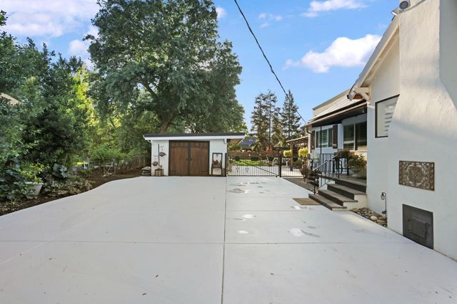 2235 Moreing Rd, Stockton, CA 95204