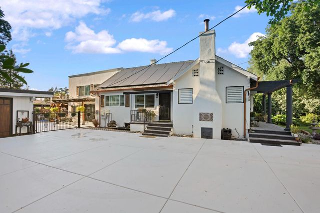 2235 Moreing Rd, Stockton, CA 95204