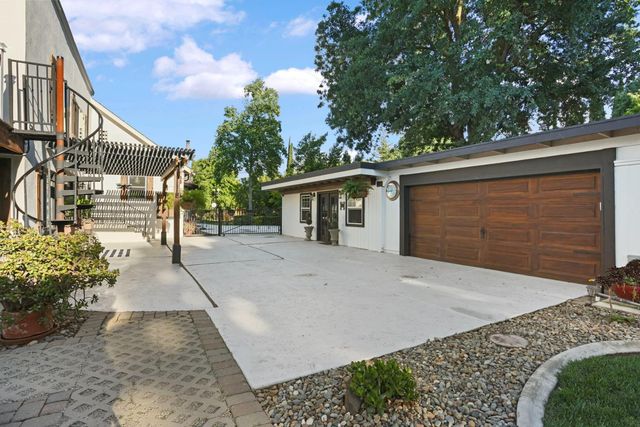2235 Moreing Rd, Stockton, CA 95204