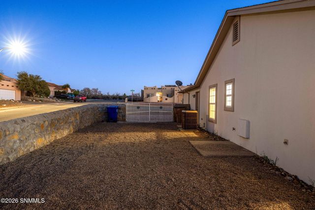 4561 Paseo Azul, Las Cruces, NM 88011
