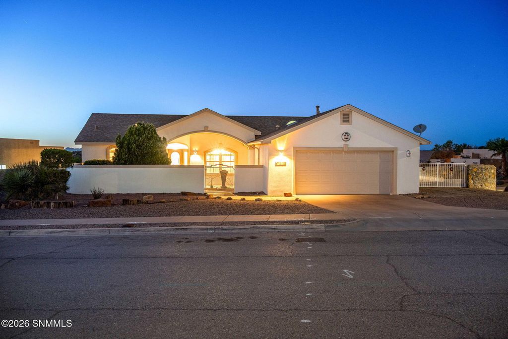 4561 Paseo Azul, Las Cruces, NM 88011