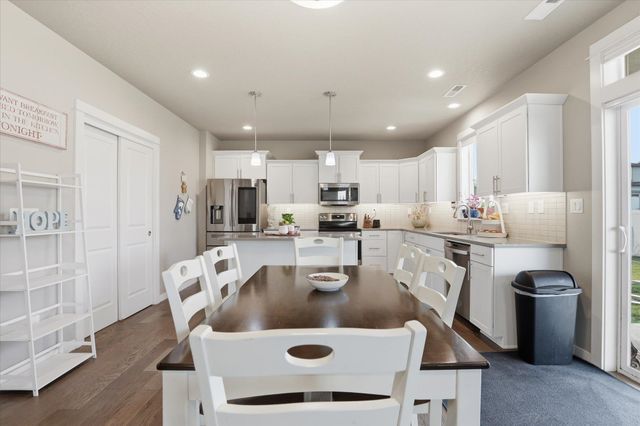 1824 S Donwood St, Spokane Valley, WA 99016