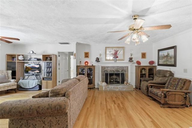 321 Mariner Circle, Woodstock, GA 30189