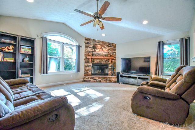 5720 Old Troy Pike, Huber Heights, OH 45424