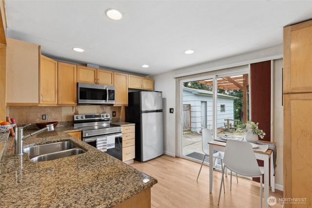 15729 Midvale Avenue N, Shoreline, WA 98133