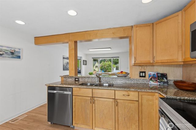 15729 Midvale Avenue N, Shoreline, WA 98133