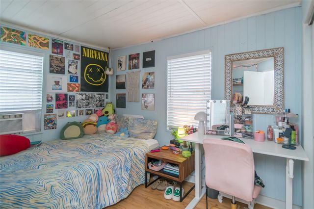 16535 Jamaica Inn Road, Jamaica Beach, TX 77554