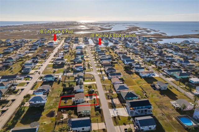 16535 Jamaica Inn Road, Jamaica Beach, TX 77554