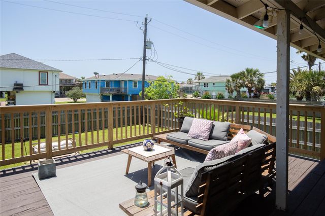 16535 Jamaica Inn Road, Jamaica Beach, TX 77554