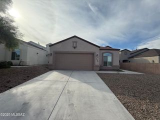 3710 S Manitoba Avenue, Tucson, AZ 85730
