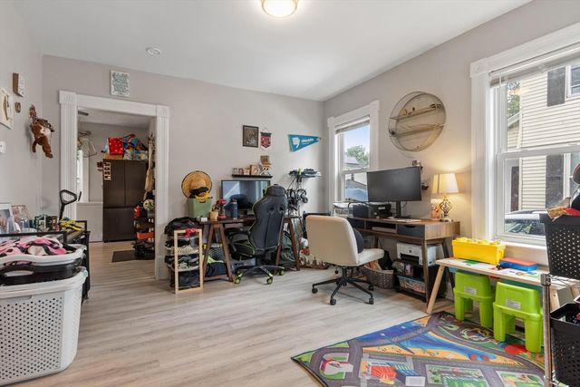 85 Montrose St, Springfield, MA 01109
