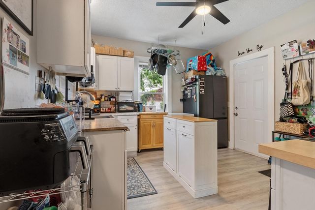 85 Montrose St, Springfield, MA 01109