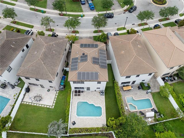 918 NE 191st St, Miami, FL 33179