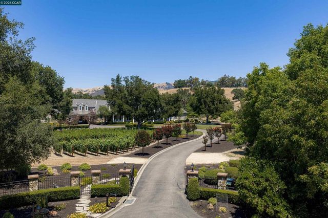 5401 Penny Ln, Danville, CA 94506