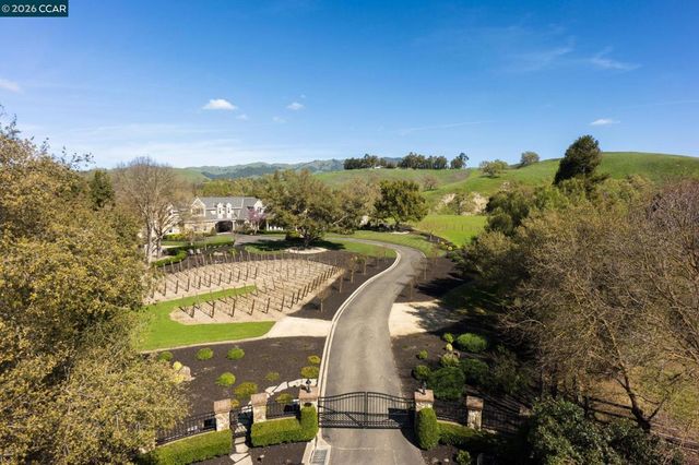 5401 Penny Ln, Danville, CA 94506