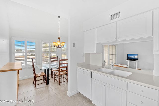 4740 Lake Waterford Way W 2-112, Melbourne, FL 32901