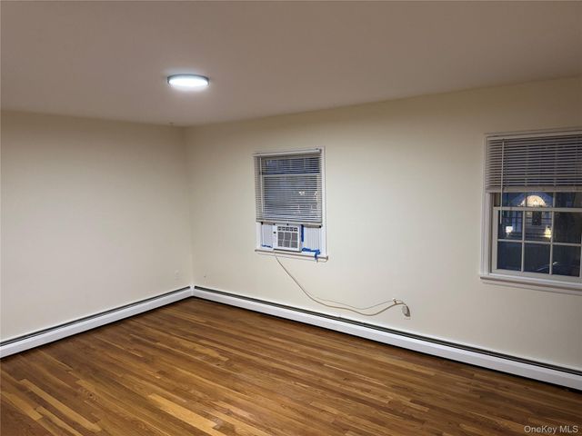 23 Jerome Road, Syosset, NY 11791