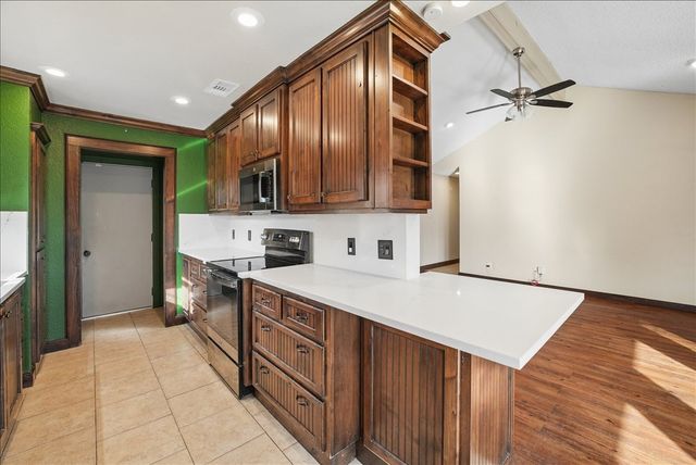 2604 S Meadow Drive, Fort Worth, TX 76133