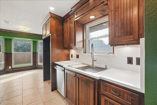 2604 S Meadow Drive, Fort Worth, TX 76133