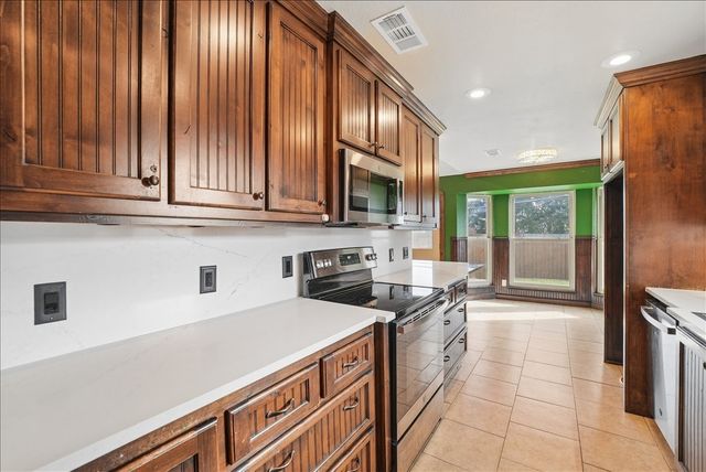 2604 S Meadow Drive, Fort Worth, TX 76133