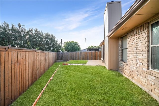 2604 S Meadow Drive, Fort Worth, TX 76133