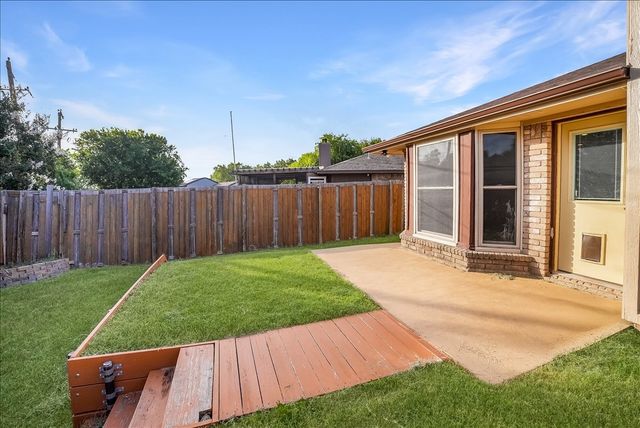 2604 S Meadow Drive, Fort Worth, TX 76133
