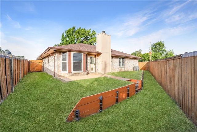2604 S Meadow Drive, Fort Worth, TX 76133