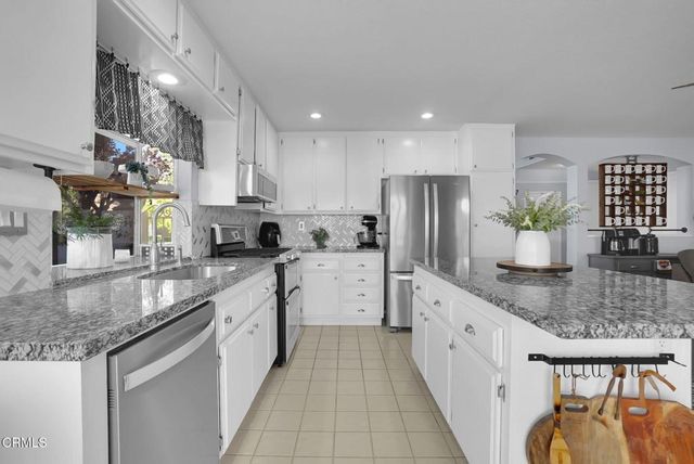 885 Oakland Hills Drive, Banning, CA 92220