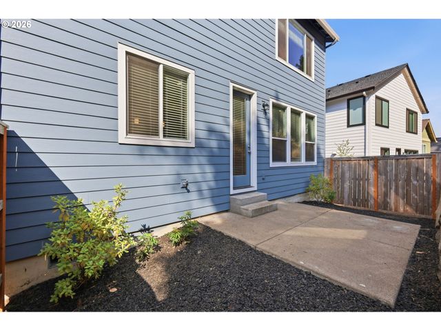 2785 PINEROCK Dr, Eugene, OR 97403