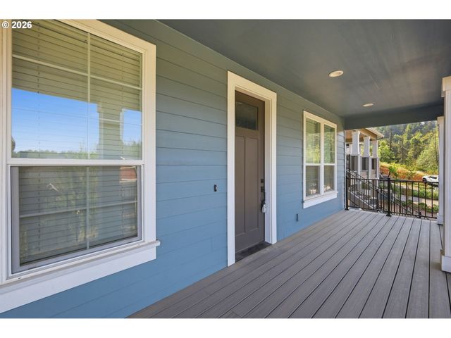 2785 PINEROCK Dr, Eugene, OR 97403