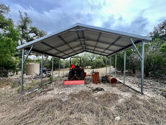 196 DINGLEY VIEW DR, Kerrville, TX 78028