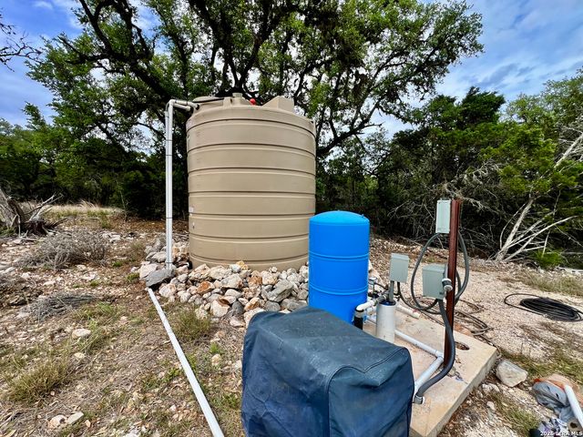 196 DINGLEY VIEW DR, Kerrville, TX 78028