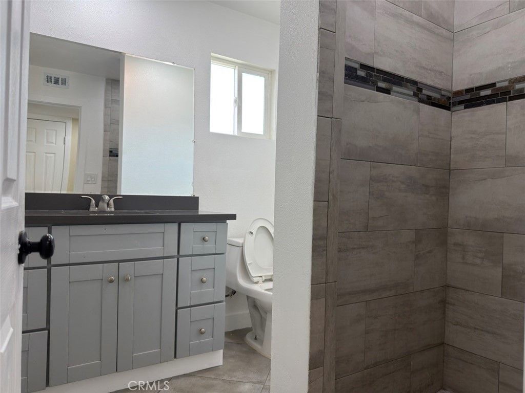 Image 10 of property listing at 43735 San Francisco Avenue, Lancaster, CA 93535